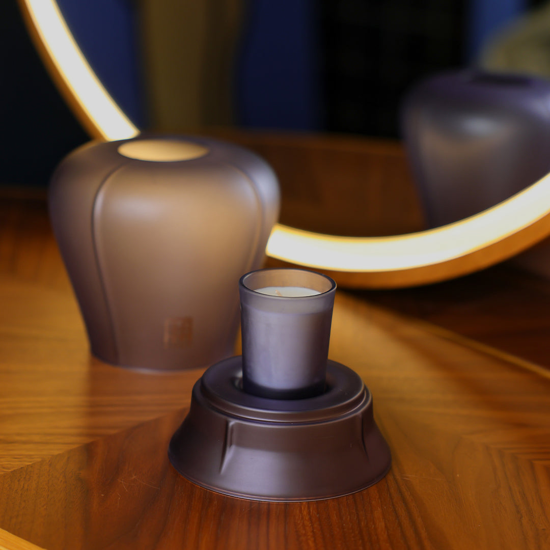 Bougeoir lanterne céleste Purple Wealth - Verre soufflé à la main et VivaScentz™ - XIANG